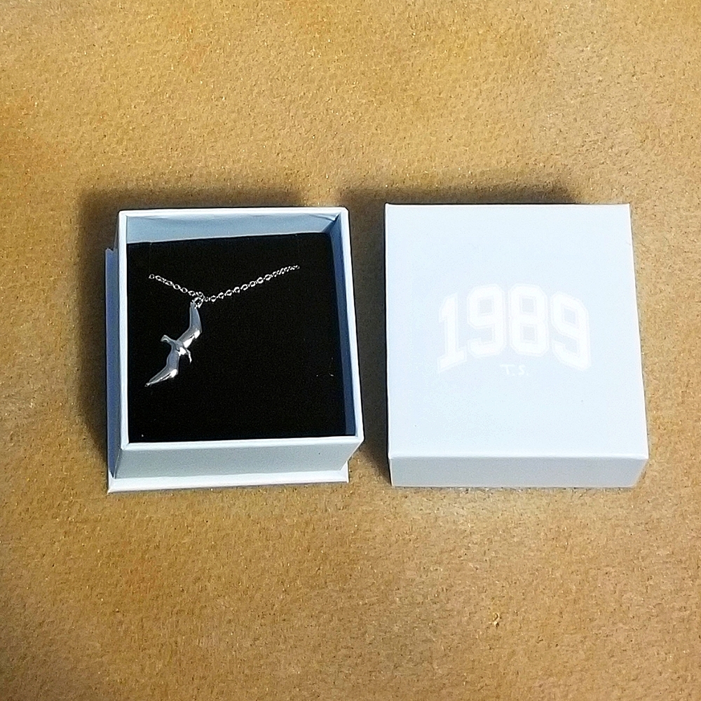 Brand New in Box Taylor Swift 1989 Old Taylor Collection Seagull Necklace